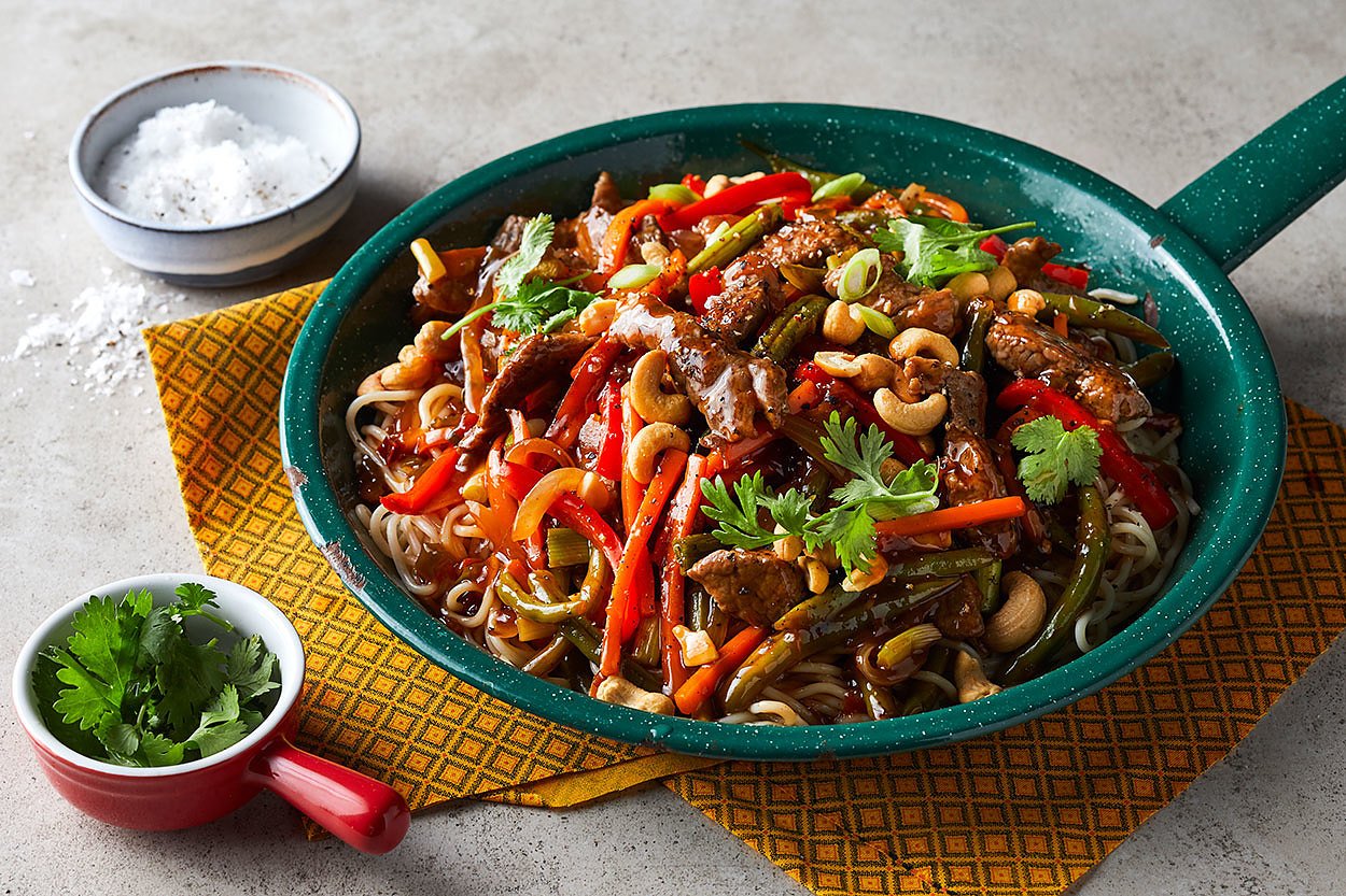 Sweet and Sour Ostrich with Spaghetti and Cashew Nuts Royco® Recipes